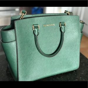 Michael Kors Large Selma Bag Green Like New